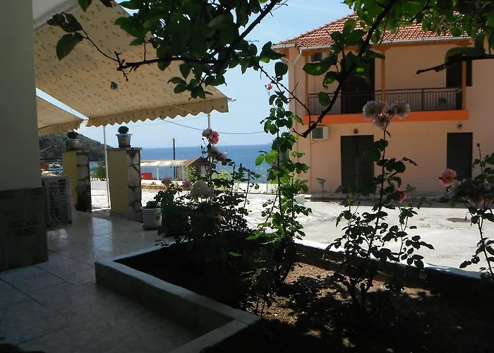 Dimitris Apartments